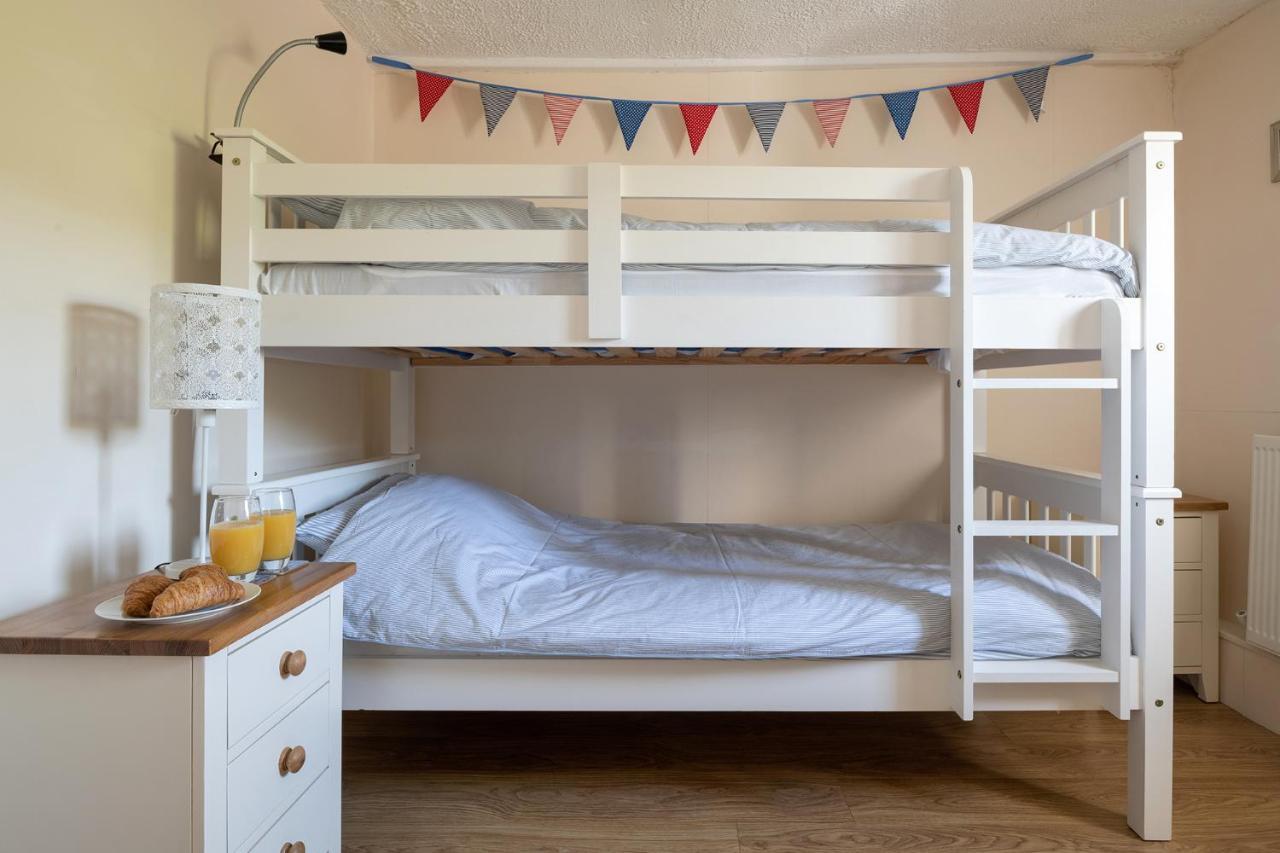 Holiday home Arallt Llithfaen